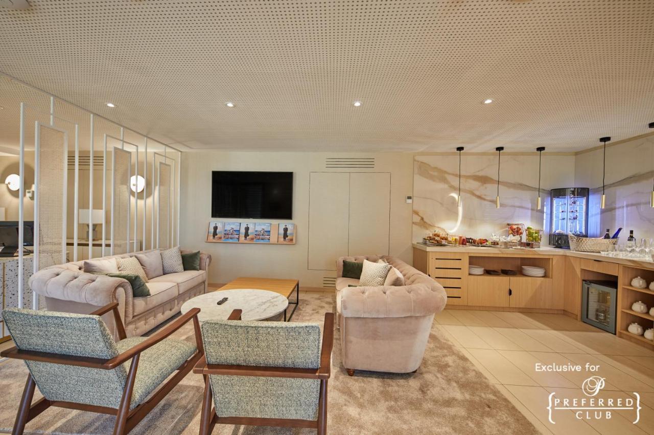 Secrets Lanzarote Resort & Spa - Adults Only Puerto Calero Luaran gambar Club Lounge at Cape Town International Airport
